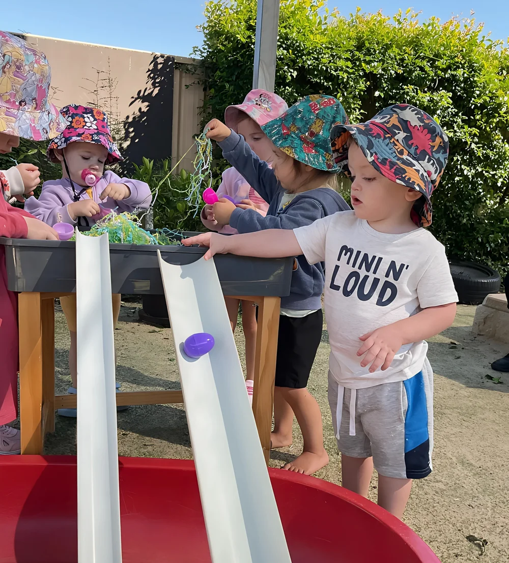 kids-outdoor-play-in-sunny-setting